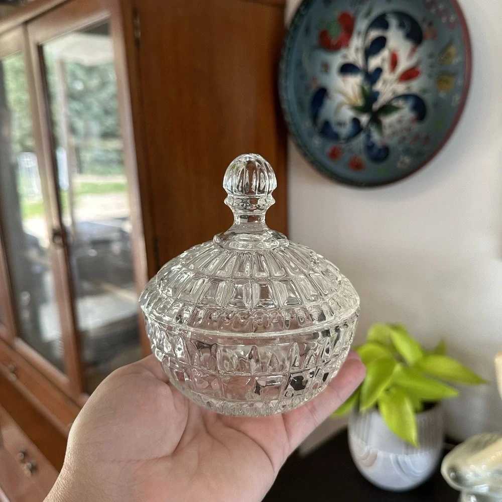 VTG Round Clear Crystal Candy Dish Lid Jewelry Trinket Box Pressed Cut 4.5